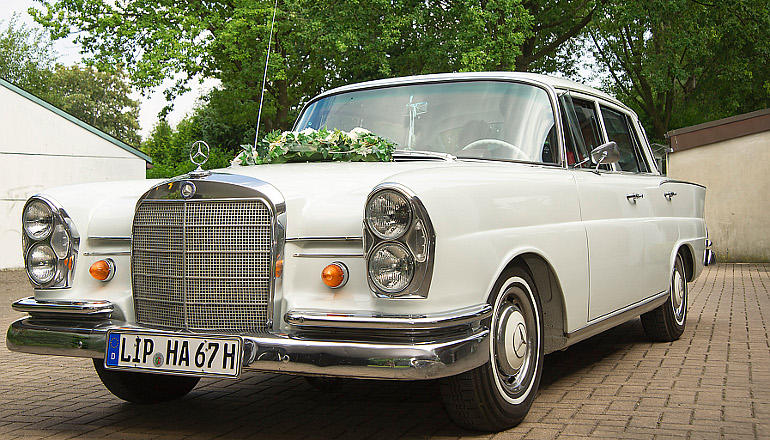 Das Hochzeits-Automobil